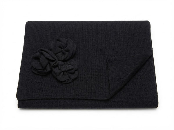 Knitted Scarf w/Rose Design